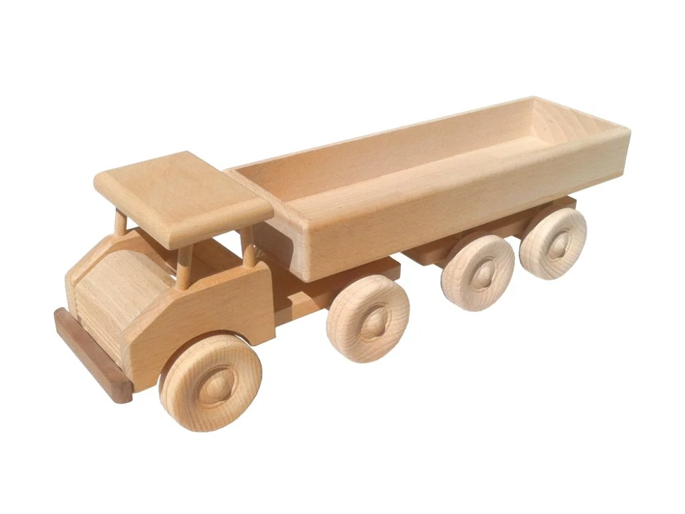 Dřevěný tahač s návěsem